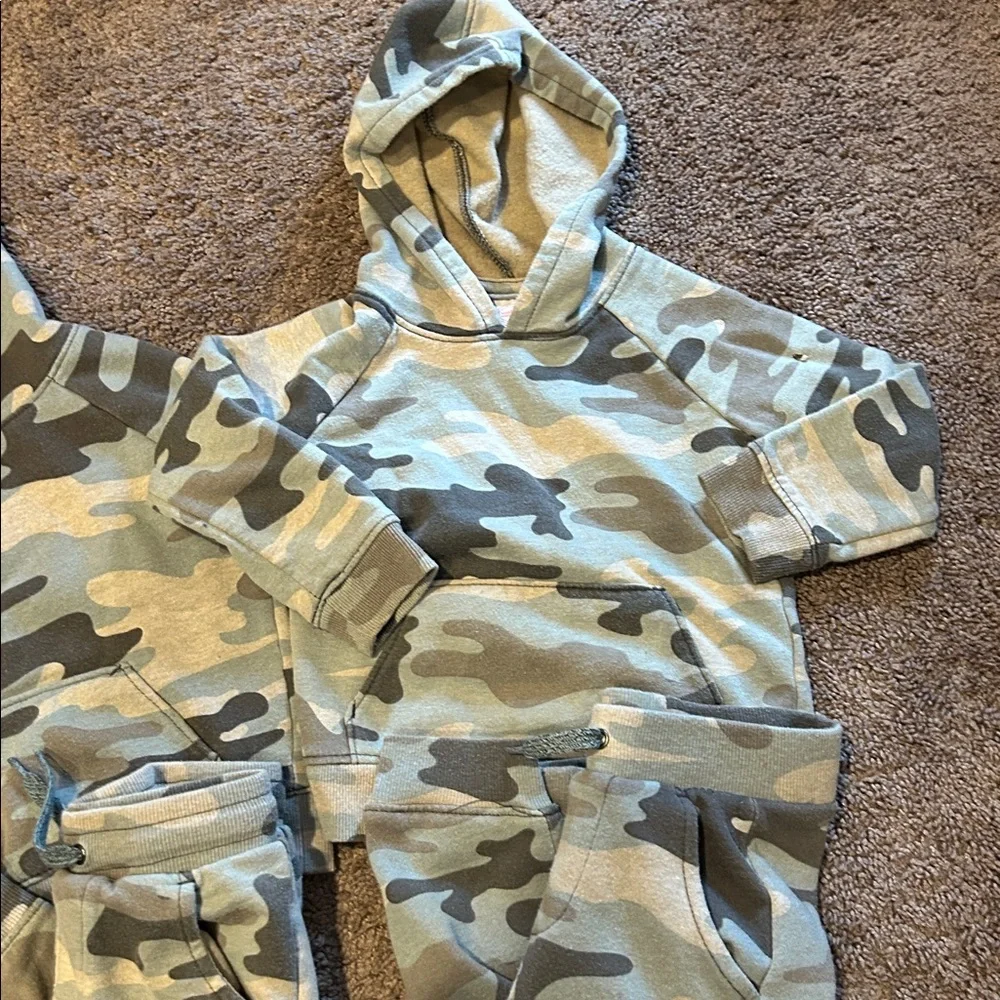 Toddler 3T camouflage matching twin sweatsuits bundle